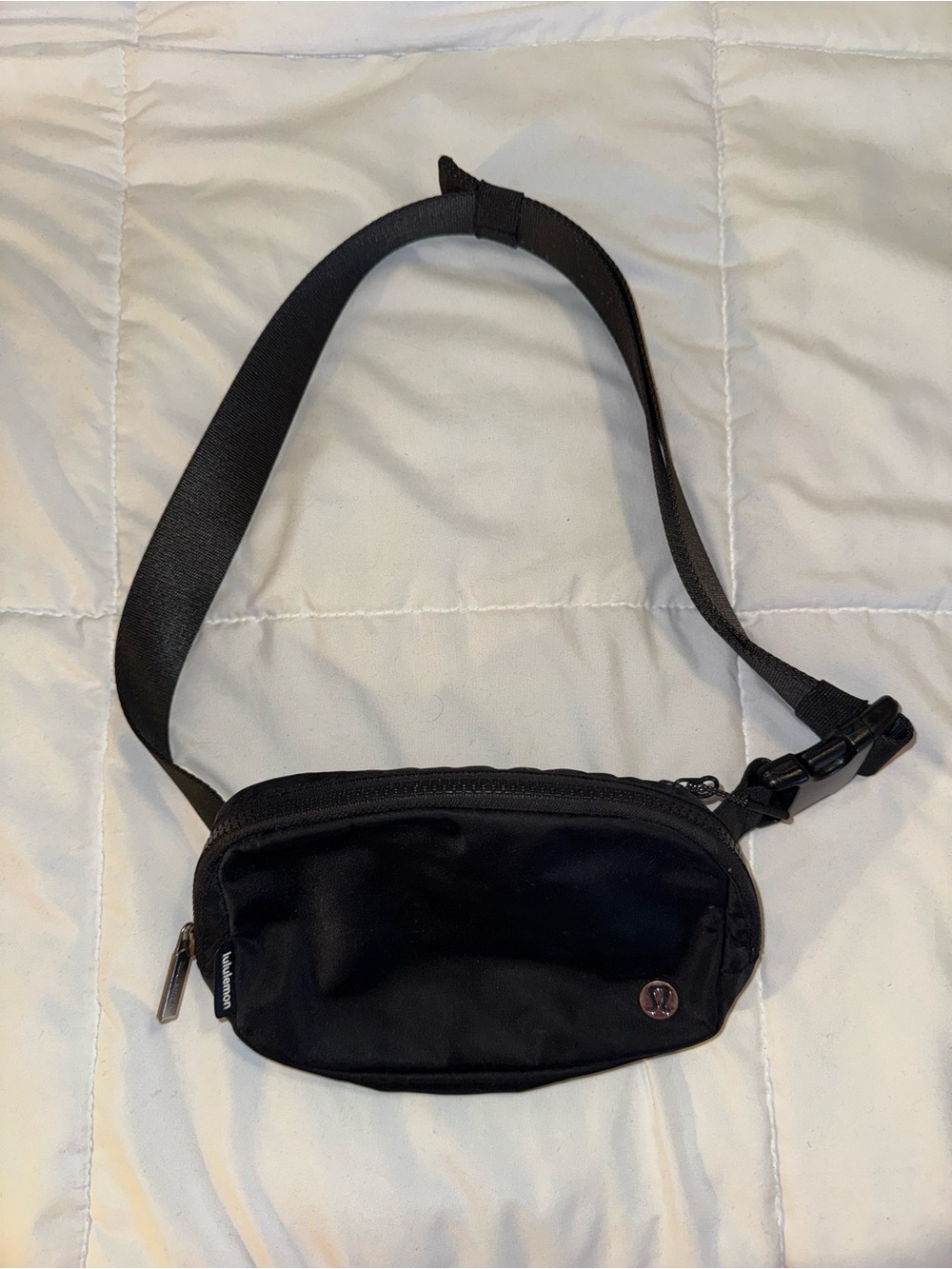Lululemon Everywhere Belt Bag Black 1L